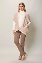 Cargar imagen en el visor de la galería, Capa invernal casual color café con manga