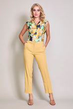 Cargar imagen en el visor de la galería, Pantalón básico color amarillo con bolsillos laterales