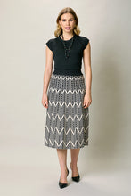 Cargar imagen en el visor de la galería, Falda larga invernal con estampado geométrico