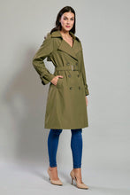 Cargar imagen en el visor de la galería, Gabardina larga impermeable color verde con cinturón