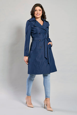 Gabardina larga impermeable color marino con cinturón