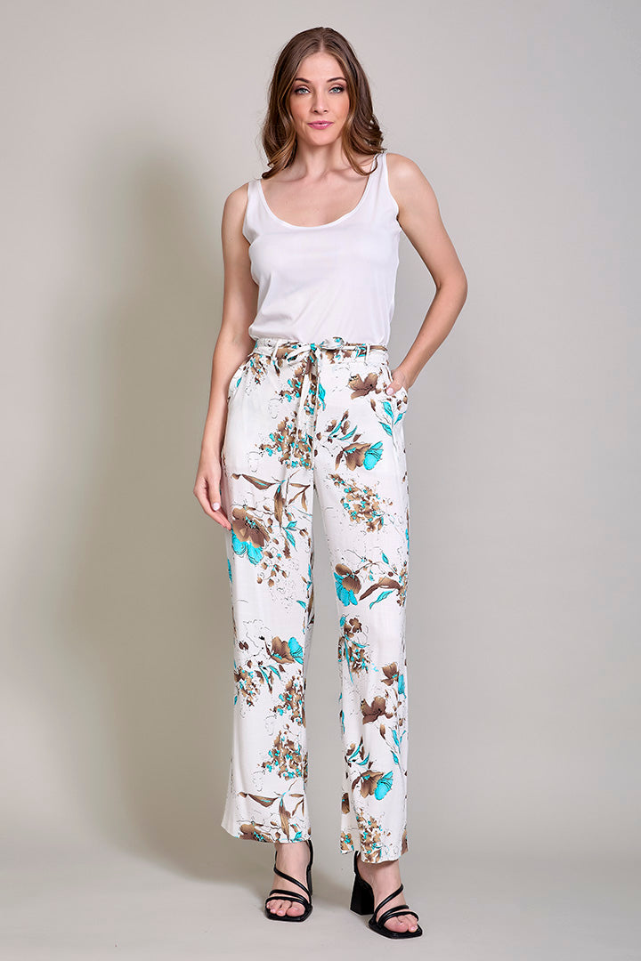 Pantalón blanco estampado con cinturón y bolsillos