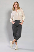 Cargar imagen en el visor de la galería, Blusa ligera juvenil casual amarilla a rayas