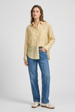 Cargar imagen en el visor de la galería, Camisa casual juvenil color beige