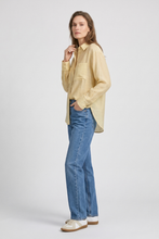 Cargar imagen en el visor de la galería, Camisa casual juvenil color beige