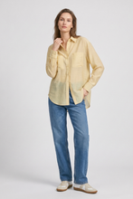 Cargar imagen en el visor de la galería, Camisa casual juvenil color beige