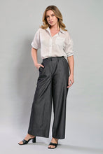 Cargar imagen en el visor de la galería, Pantalón casual color gris de pierna ancha