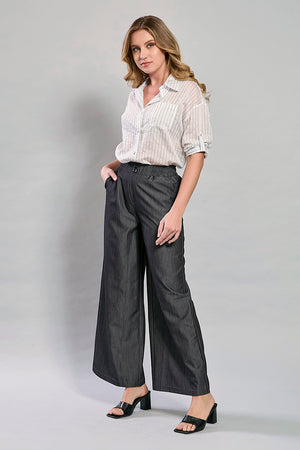 Pantalón casual color gris de pierna ancha