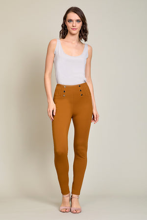 Leggings casual color camel con botones al frente