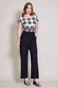 Pantalón de bota amplia color negro con bolsillos