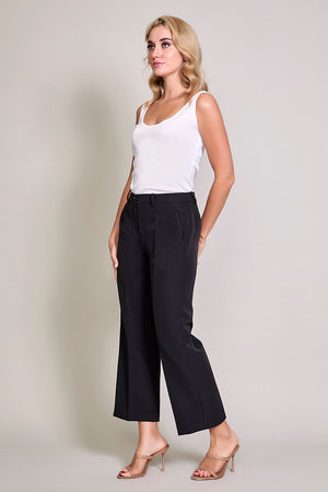 Pantalón de vestir básico color negro con bolsillos