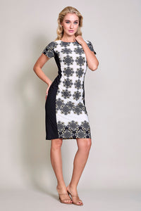 Vestido casual manga corta con estampado y detalle