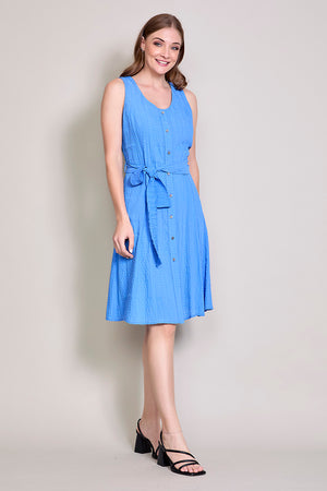 Vestido casual color azul sin manga con botones y cinturón