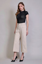 Cargar imagen en el visor de la galería, Pantalón pescador de color beige de bota amplia