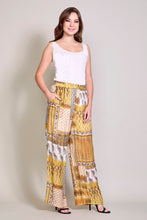 Cargar imagen en el visor de la galería, Pantalón casual con estampado color amarillo y bolsillos