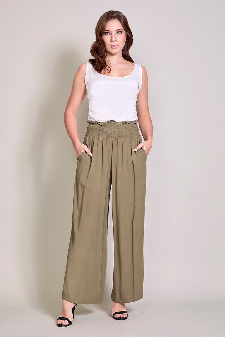 Pantalón de pretina alta con resorte color café