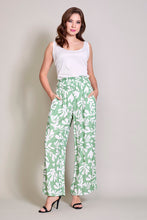 Cargar imagen en el visor de la galería, Pantalón de pretina alta color verde con estampado