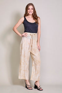 Pantalón casual rayado bota amplia color beige