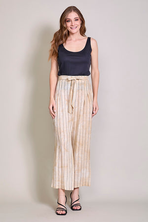 Pantalón casual rayado bota amplia color beige