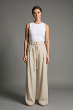 Cargar imagen en el visor de la galería, Pantalón casual color beige de pierna ancha con cinturón