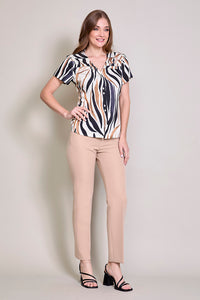 Blusa estampada cuello V manga corta con botones