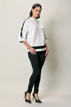 Cargar imagen en el visor de la galería, Suéter corto casual color blanco manga 3/4
