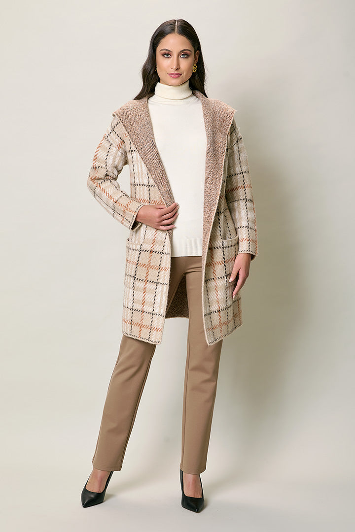 Suéter largo elegante color café con estampado