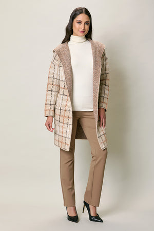 Suéter largo elegante color café con estampado