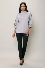 Cargar imagen en el visor de la galería, Suéter casual color gris cuello alto manga 3/4