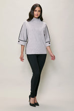 Cargar imagen en el visor de la galería, Suéter casual color gris cuello alto manga 3/4