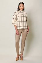 Cargar imagen en el visor de la galería, Suéter casual color beige con estampado manga 3/4