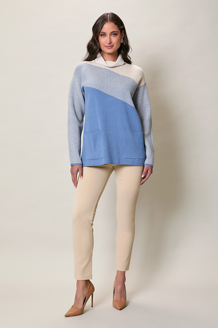 Suéter casual color azul cuello alto