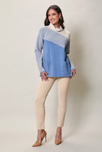 Cargar imagen en el visor de la galería, Suéter casual color azul cuello alto