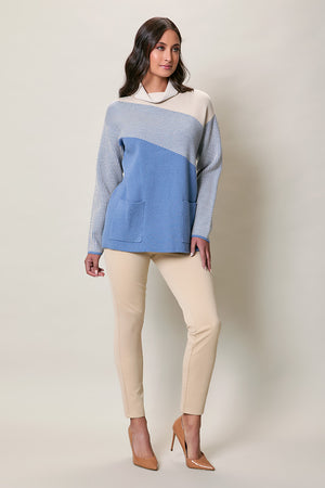 Suéter casual color azul cuello alto