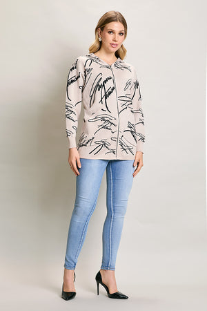 Suéter casual color beige con gorro y estampado