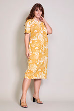 Cargar imagen en el visor de la galería, Conjuto plus color amarillo con blusa y falda recta