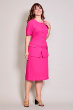 Cargar imagen en el visor de la galería, Conjunto plus color fiusha con blusa de botones y falda