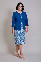 Cargar imagen en el visor de la galería, Conjunto plus de vestido estampado con saco color azul