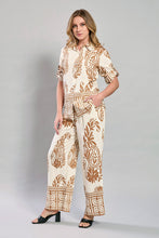 Cargar imagen en el visor de la galería, Conjunto casual ligero color café con blusa y pantalón