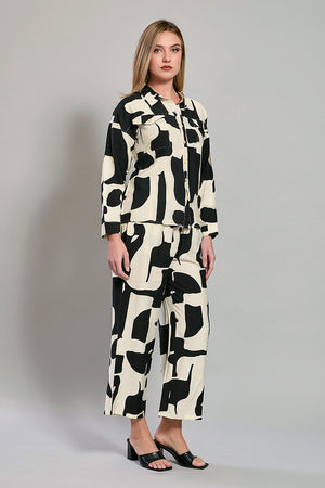 Conjunto casual de blusa manga larga y pantalón estampado