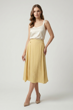 Cargar imagen en el visor de la galería, Falda casual color amarillo con bolsillos