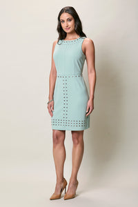 Vestido corto sin manga color menta con incrustaciones