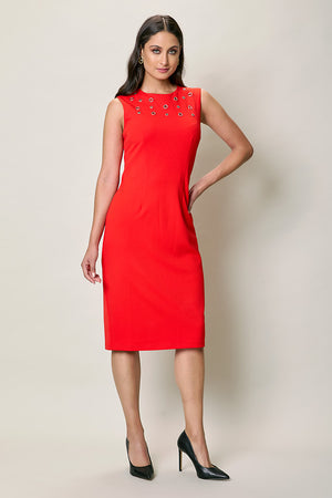 Vestido corto sin manga color rojo con incrustaciones