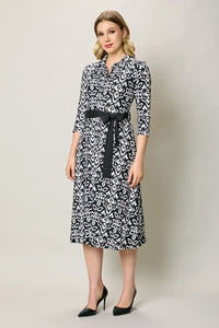 Vestido casual tipo camisero estampado negro