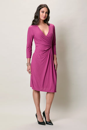 Vestido básico casual manga 3/4 color magenta